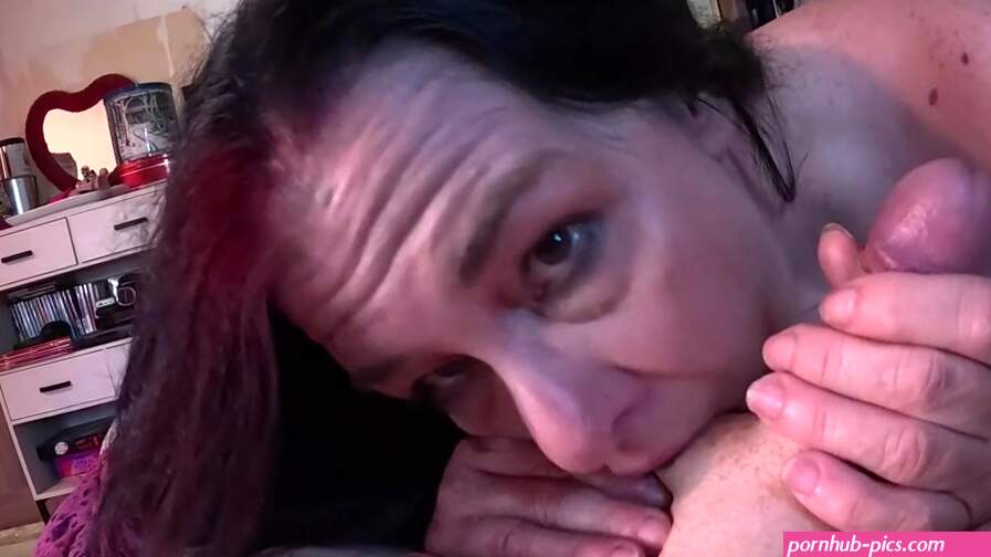This Amateur MILF Sucks Cock Like A Pro. Blowjob POV Porn Videos