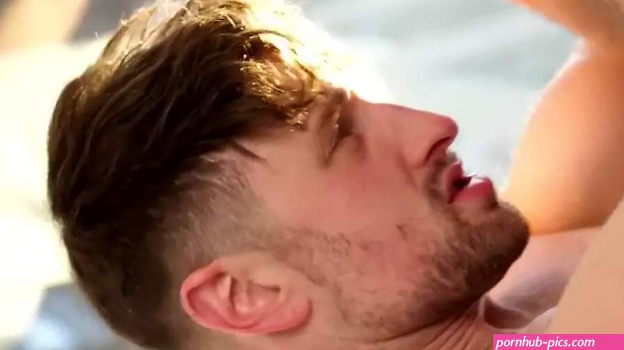 Manly guy gets his ass fucked deep