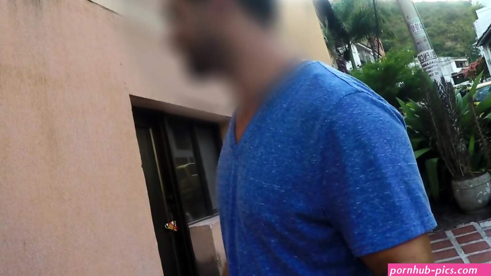 REAL AMATEUR STREET PICK UP TO FACE FUCK