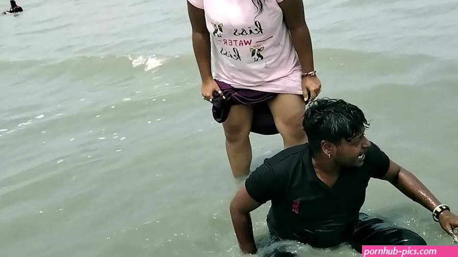 Desi New couple Full Uncut Sex Video! leaked from mobile