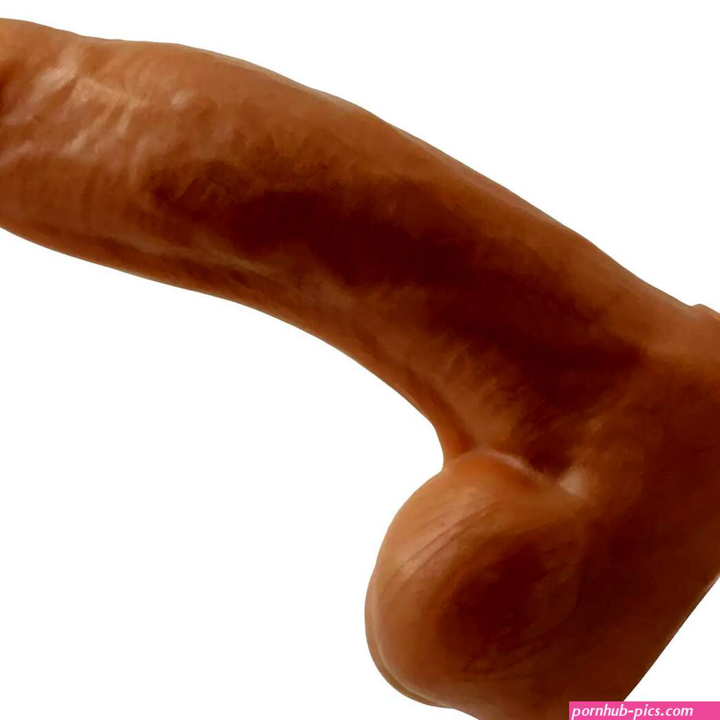 BIG Daddy Dakota Uncut XXL 10 Platinum Silicone Realistic Dildo With Balls By Dees Big Daddies