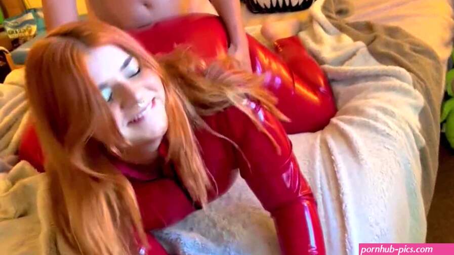 Horny latex gf in red catsuit KALLIELONEWOLF