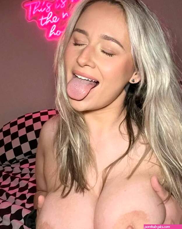 HaydenHighHeels Only Fans massive breasts exposed