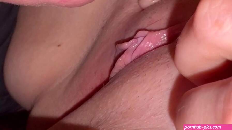 close up lesbians eating pussy photos