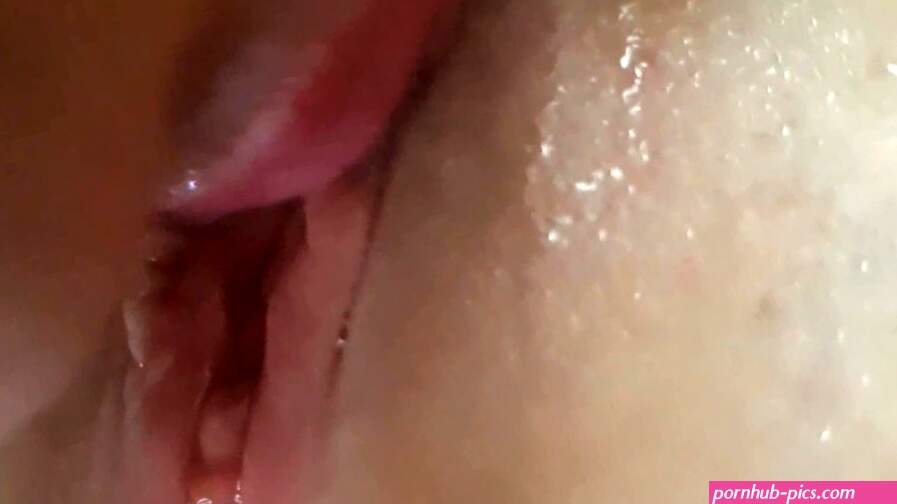 Aangepaste lesbische video met close-up poesje likken