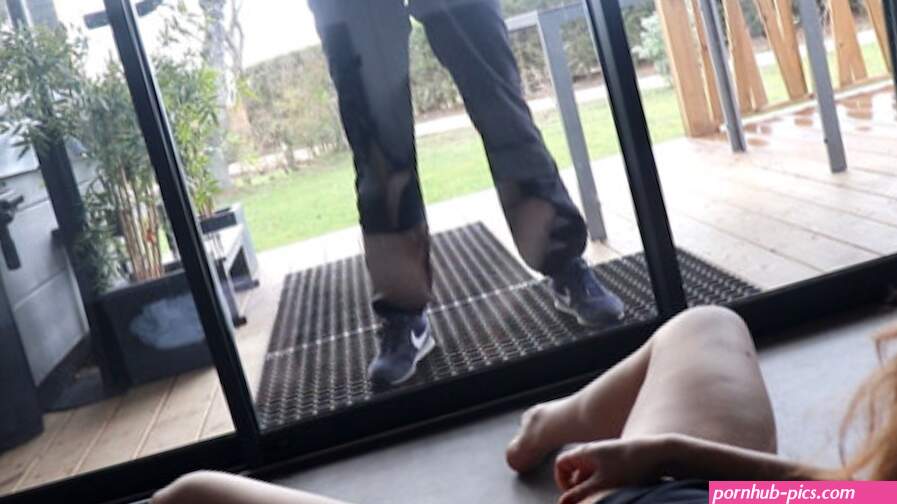 I Masturbate in front of the Window like a Slut and a Stranger Walks By...