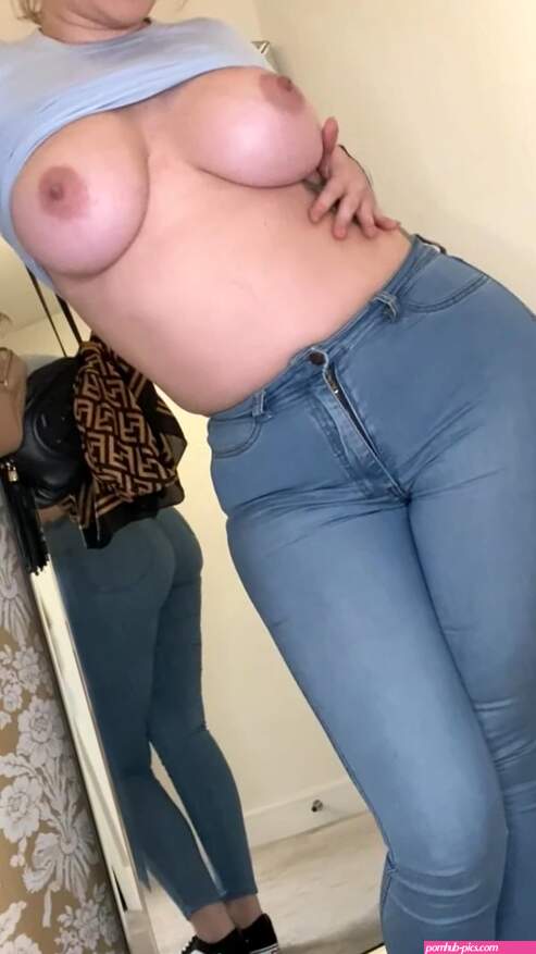 Watch Me Tease You with My Big Ass in These Tight Jeans ft. Paige Turnah: Tattoo BBW Giant Solo Blonde Porn