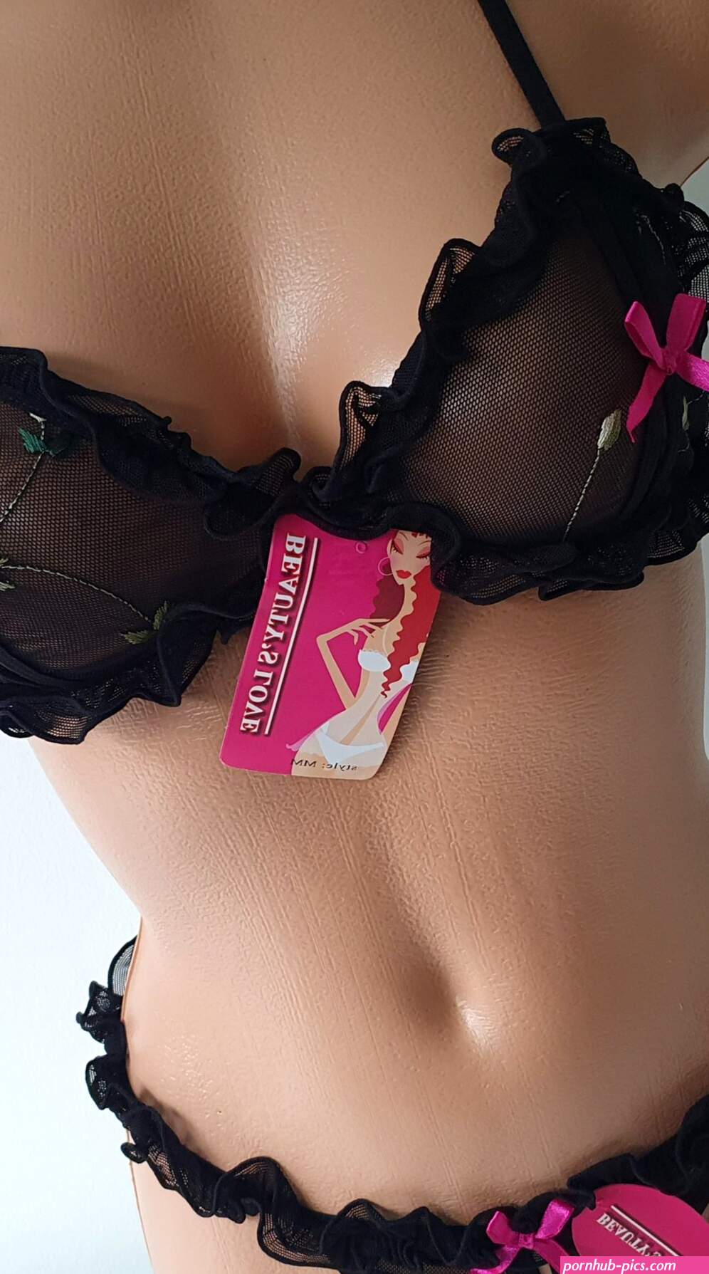 Sexy setje met open cups en bijpassende string