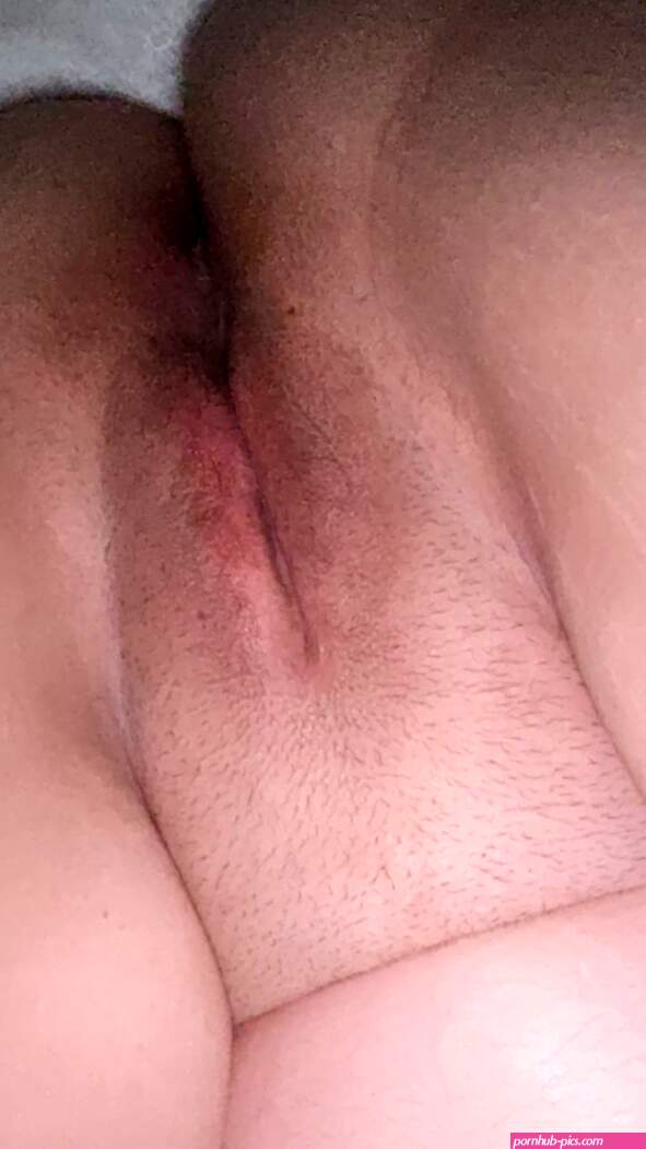 Fat white slut showing her fat pussy
