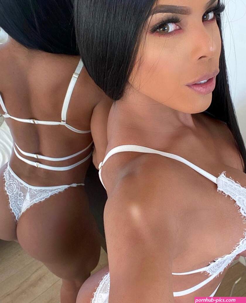 Yarishna Ayala Porn Pic