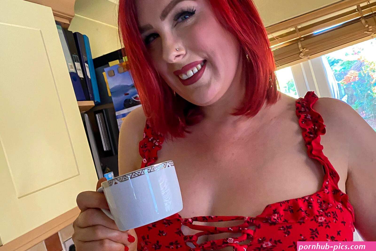 Curvy 38 year old mom Suzie shows all!