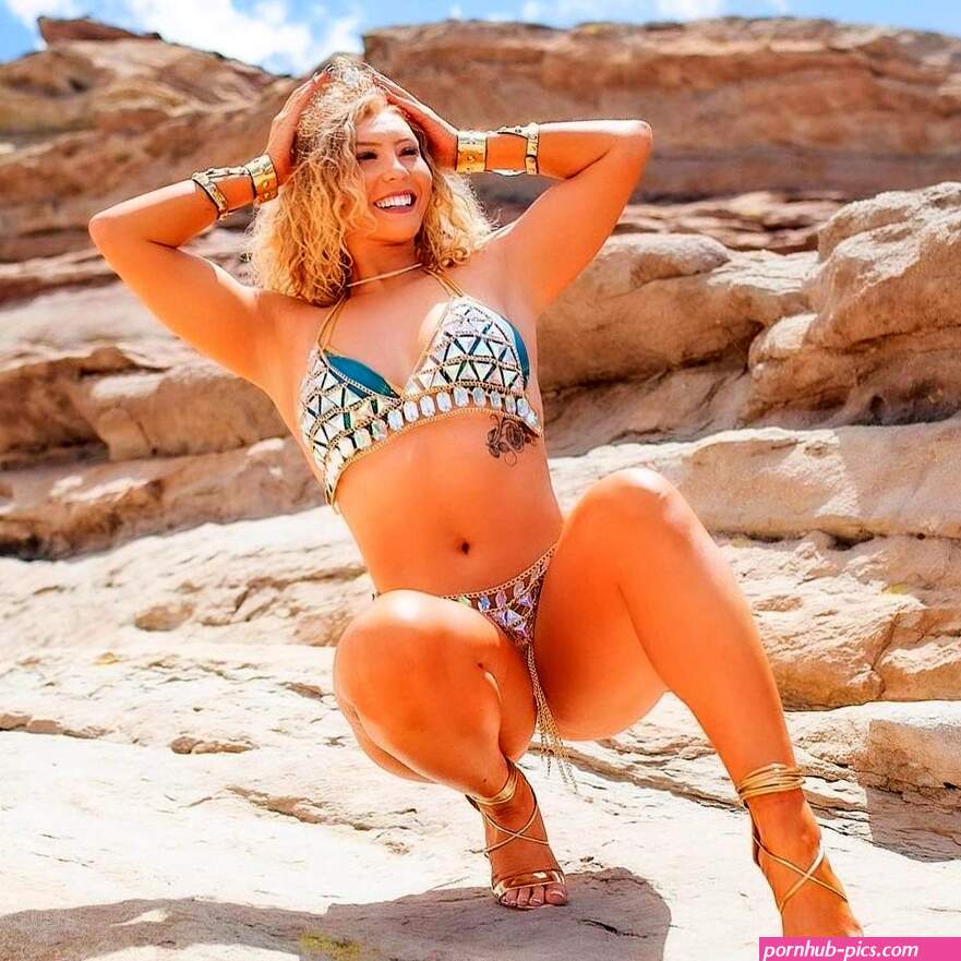Nikkita lyons hot
