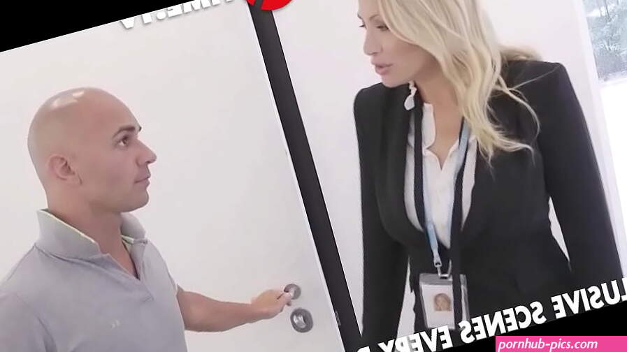 Vittoria Risi fuck with Monster Cock
