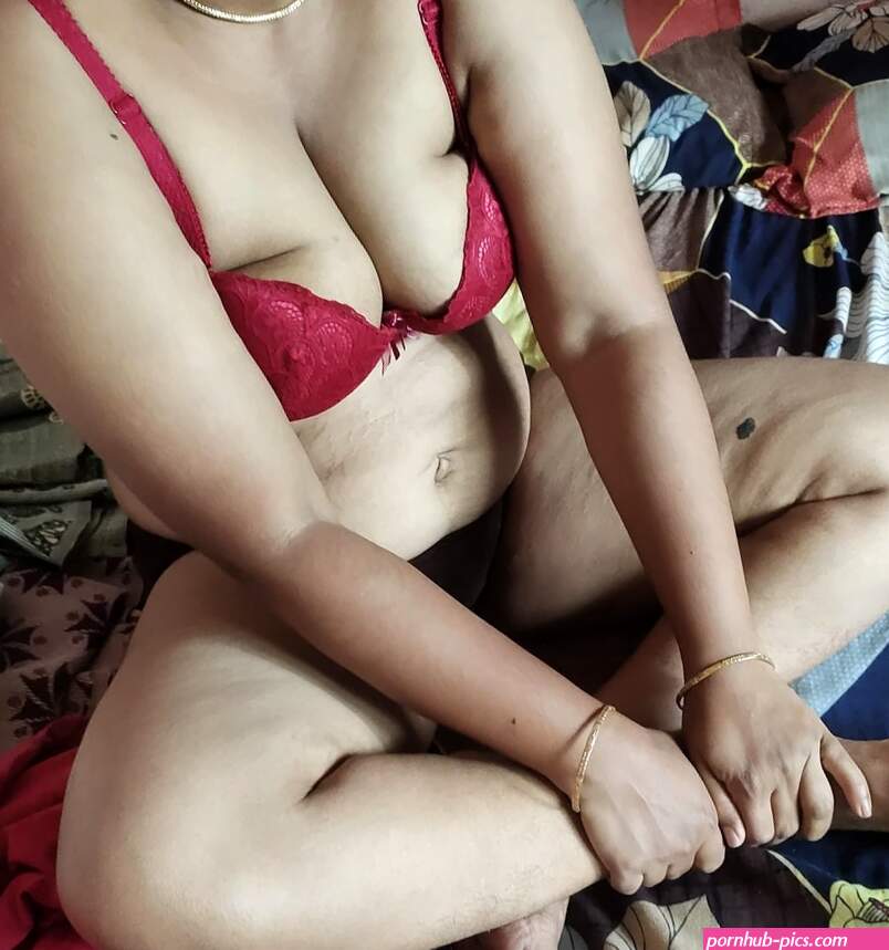 Hot aunty sreeja hot fucking : 17 Nude Pics