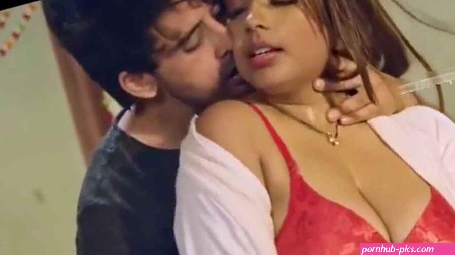 Aayushi Jaiswal Sexy Scene in X Class Big Boobs Show