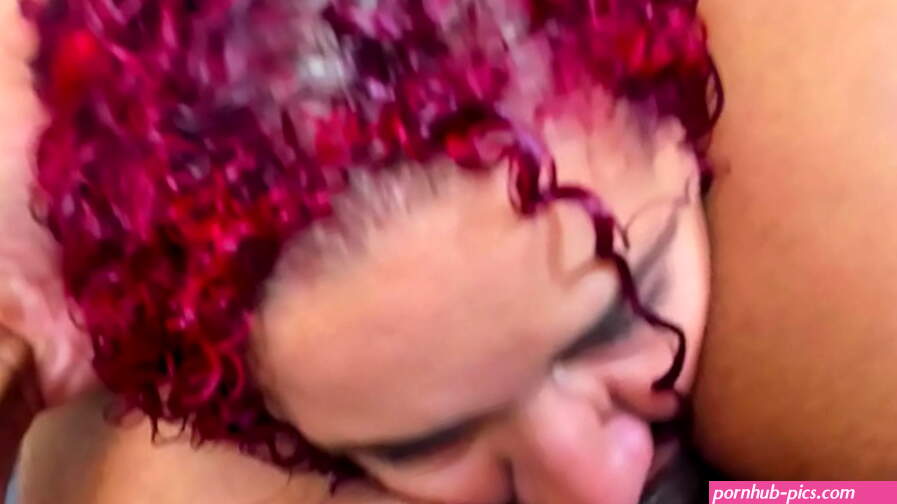Sloppy deepthroat Squirting