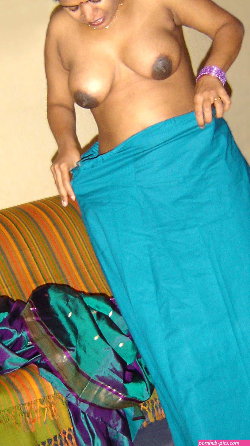 Aunty Strips Saree Shows Boobs Pussy 5