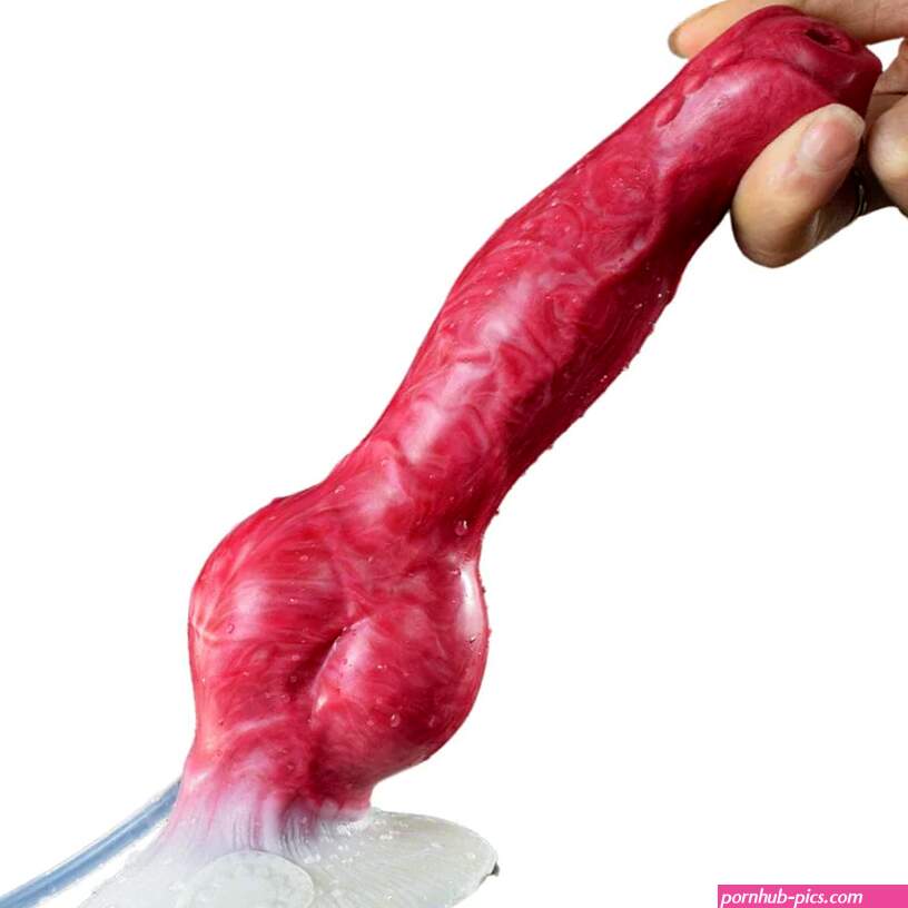 Alien Fantasy Silicone Squirting Dildo: 7.5 Inches Toy