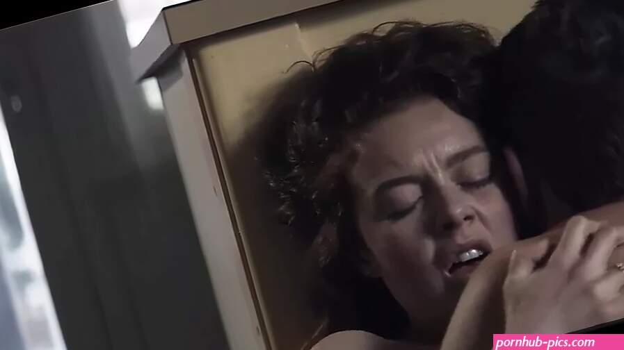 Celebs Nikki Shiels Phoebe Tonkin Nude Old Young Scenes: Old Young Old Young Porn