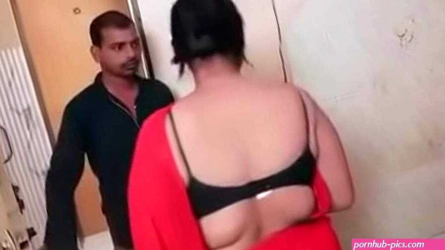 indian aunty saree