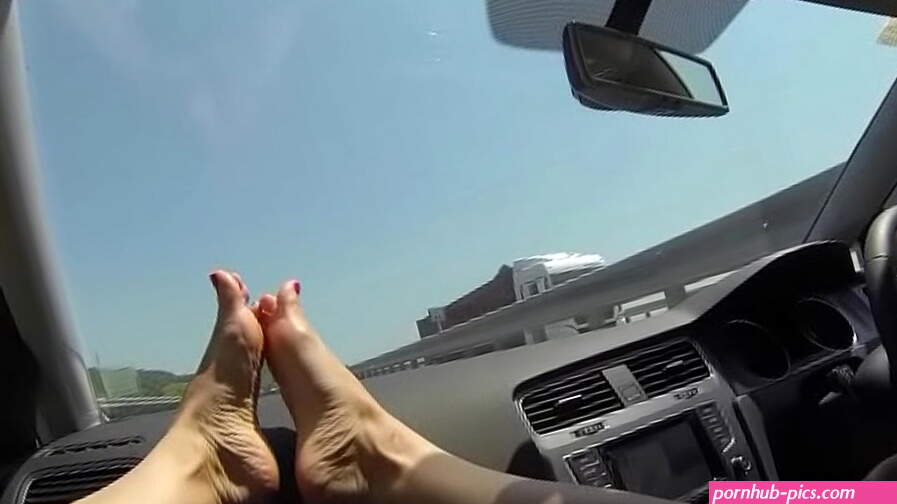 Masturbation in public on the Highway