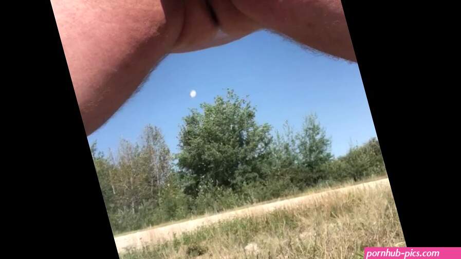 Risky Roadside Masturbation and Cumshot While Taking A Break From Cycling