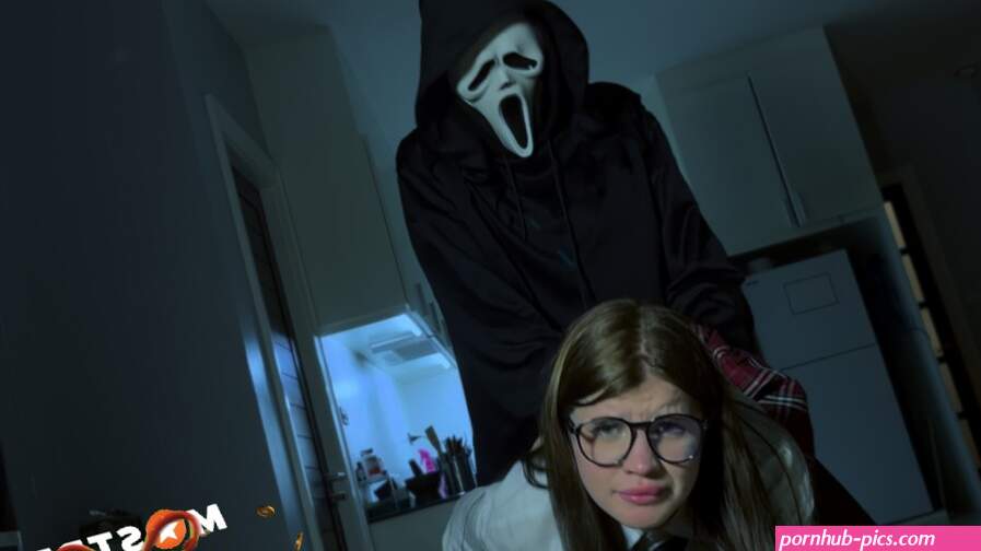Hard Anal With Screaming. Porn parody of the movie Scream