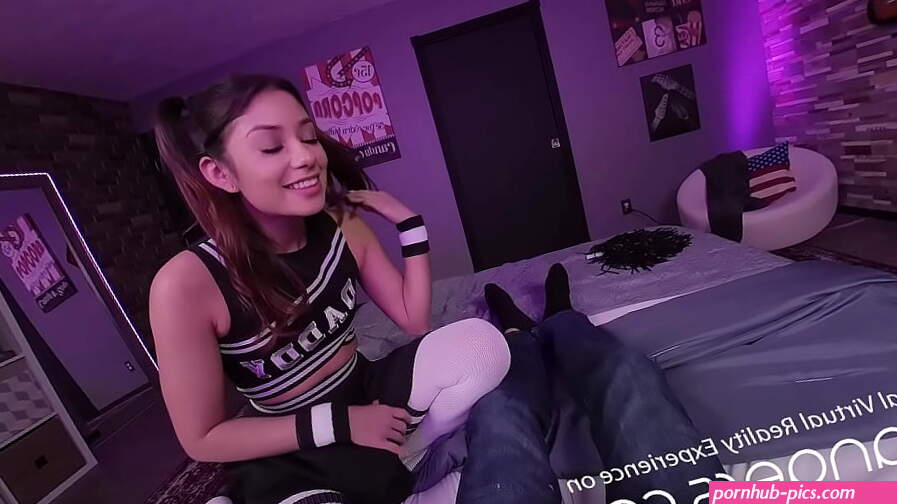 VR BANGERS Cheerleader Helps You With Boner