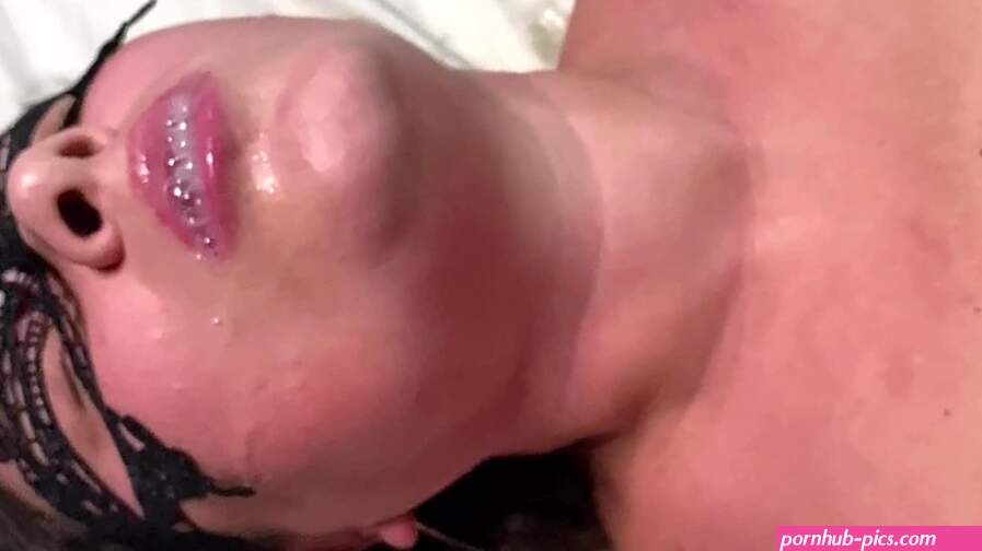 Squirt. Wife got a cock in her mouth spit in mouth cum swallow and got an orgasm -extreme squirt.
