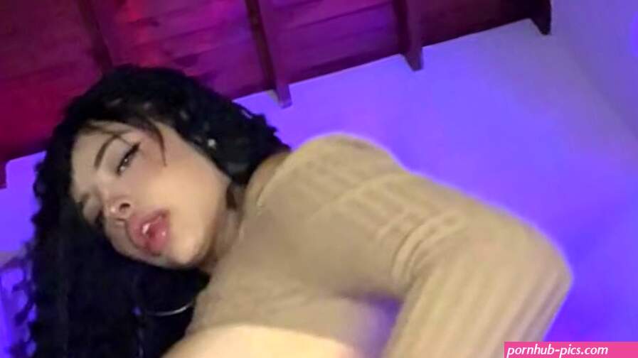 Tik Tok nude