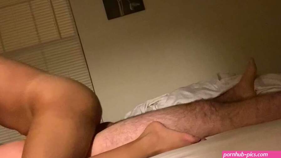 Fucking my roommates boyfriend