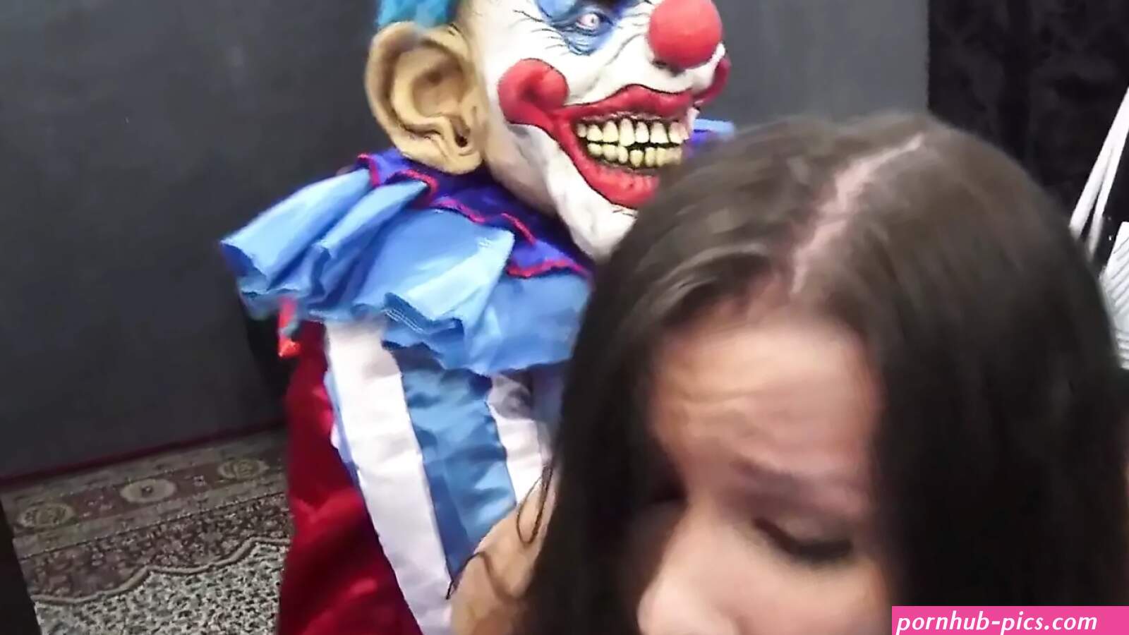 Sophie Wrestles the Clown: Babe Babe Porn feat. Ginger Jones