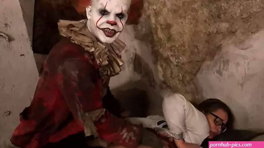 Clown 720p HD Porn Videos of Pierrots Getting to Fuck Pretty Sluts