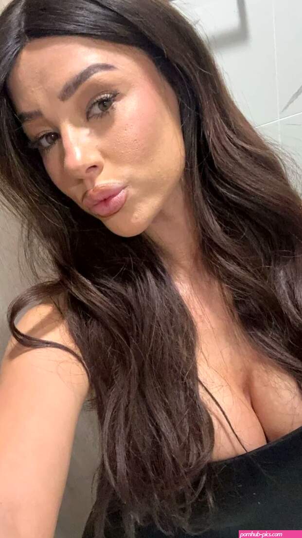 SexySophiaax Webcam Model Profile