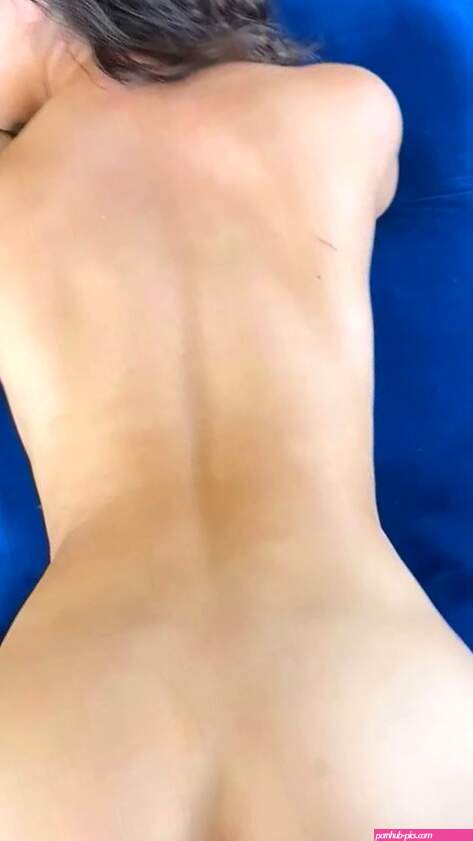 scarlettkissesxoxos Video on X