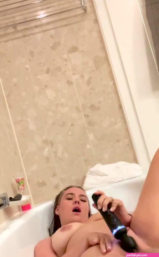 Wet Time for My Pussy ft. Anja Amelia: Hitachi Bathroom BBW Teen 18 Nude Porn