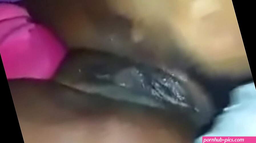 Ebony squirting in mouth
