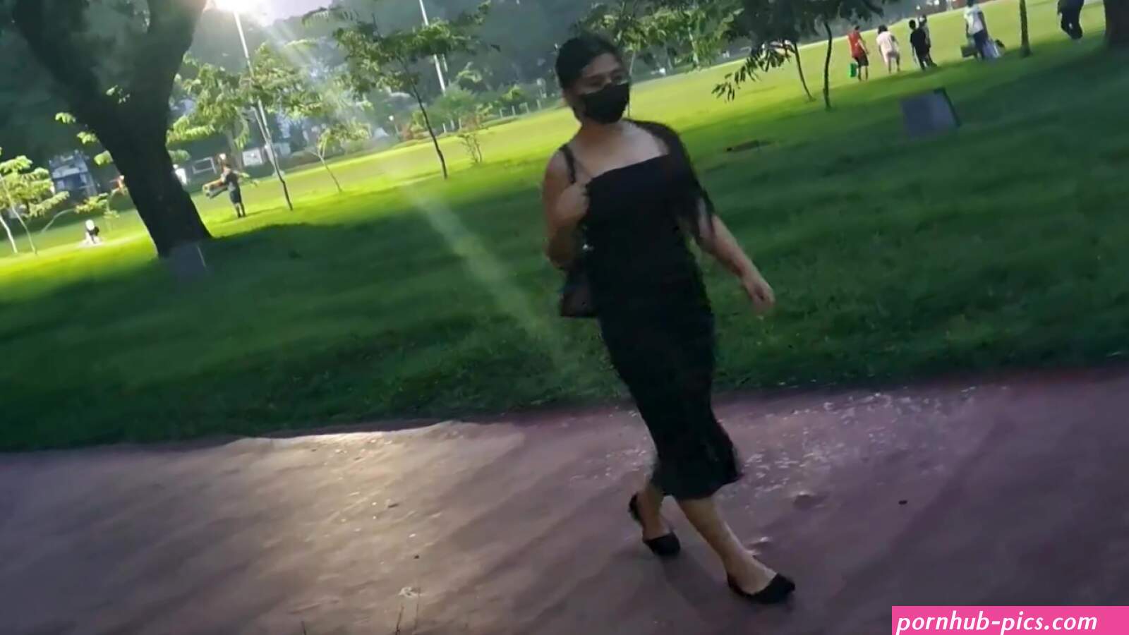 Stranger asian girl agreed to missionary creampie