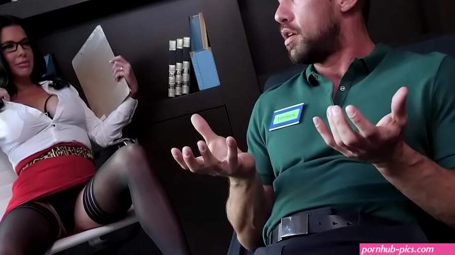 Psychologist Veronica Avluv Does anal With her Patient