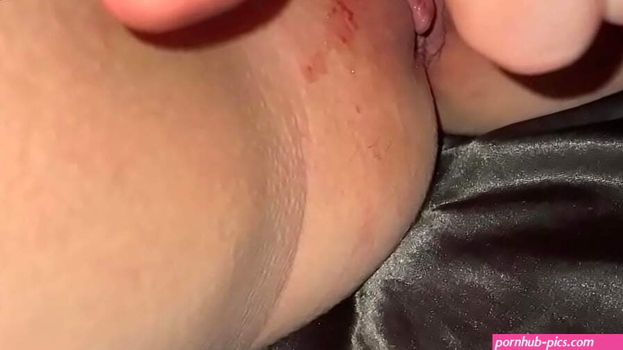 VIRGIN 18 YEARS OLD TEEN GIRL WITH PERFECT WET PUSSY- FIRST TIME DEEP MASTURBATION- FINGERING- ASMR MOANING CUM -ARABIAN SNOWWHITE- USA LOS ANGELES AMATEUR