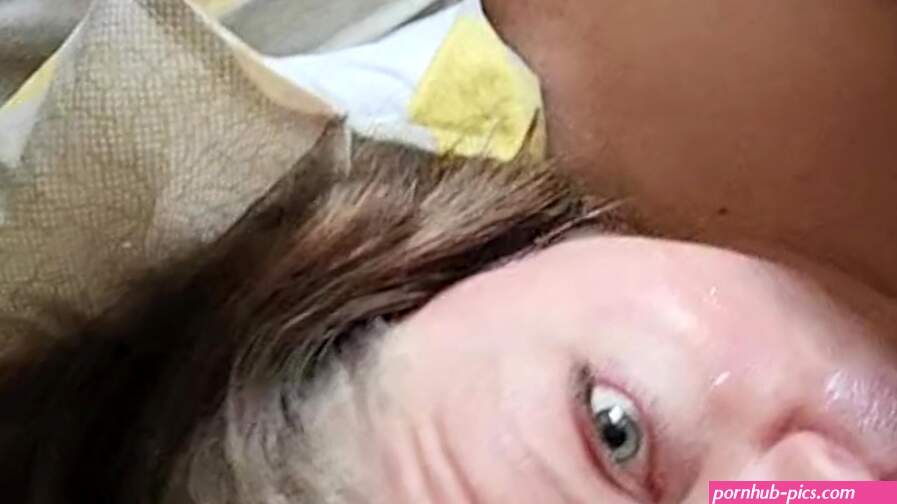 Quick Sunday afternoon blowjob with a facial Porn Videos