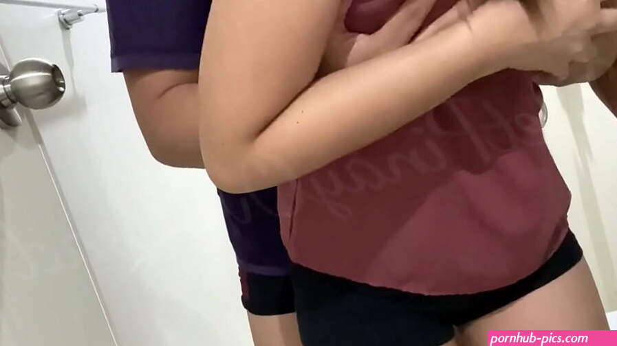 Letting My Bestfriend Fill My Pussy With His Cum