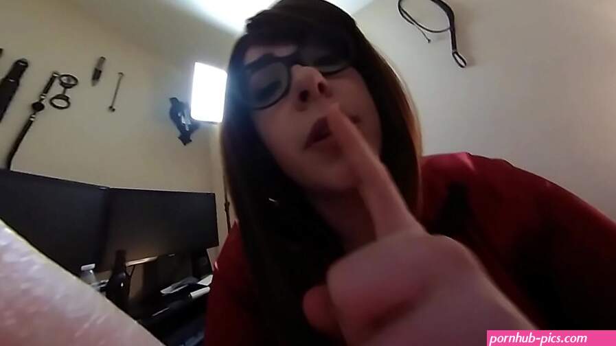 Cuckolding Giantess Blowjob