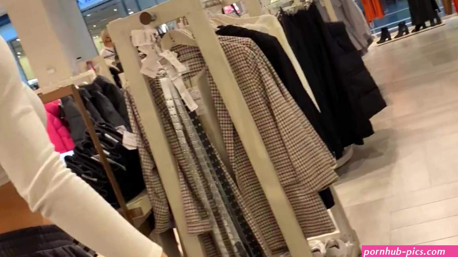 I got fucked while trying on a dress in a public place