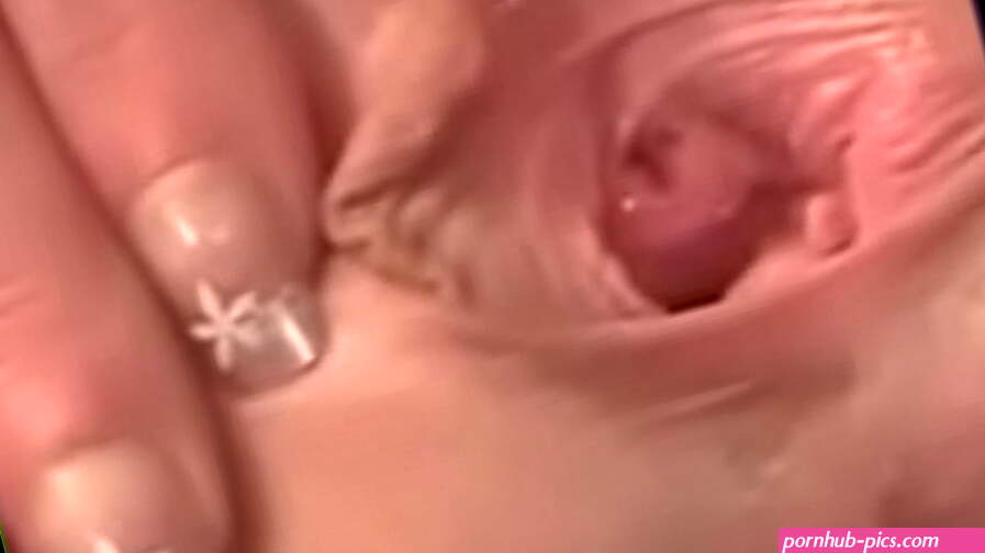 Close up sexy pussy takes a pencil! free xxx cam