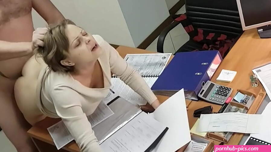 Amazing fuck with an office secretary