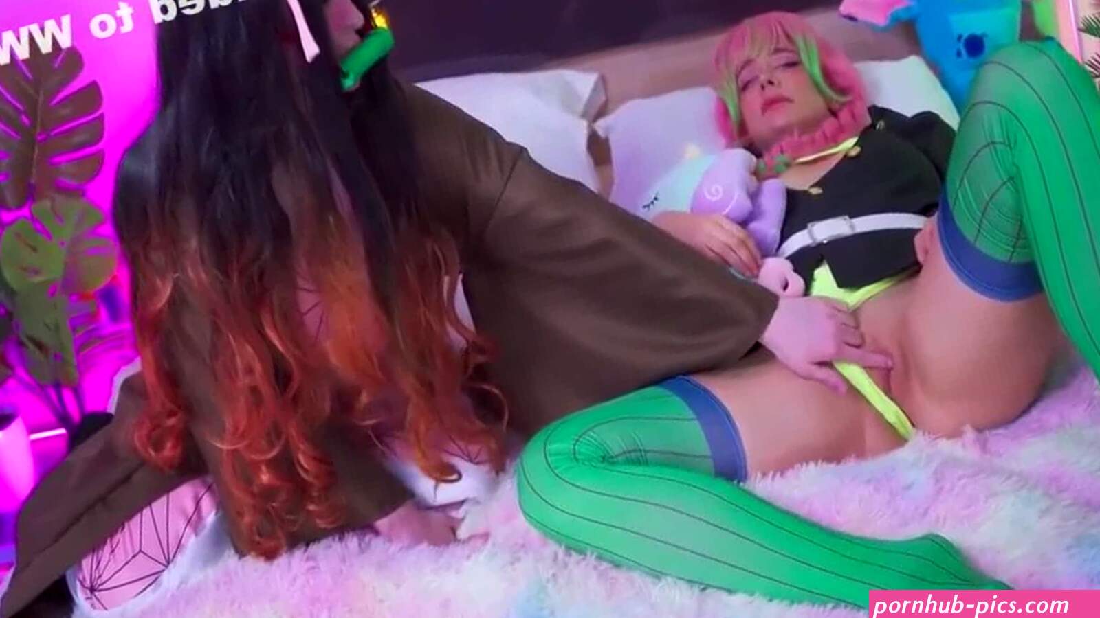 Two Sweet Lesbians Fucked Each Others Tight Pussies 6 Min