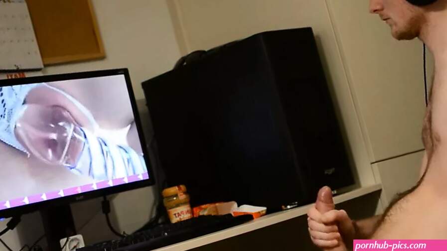 Hot Guy Jerks off to Porn: English Gay Amateur Amateur Porn