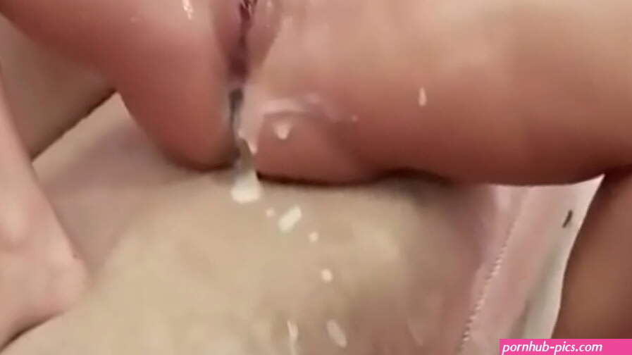 Huge Dick Gives Massive Anal Creampie to Ava Devine