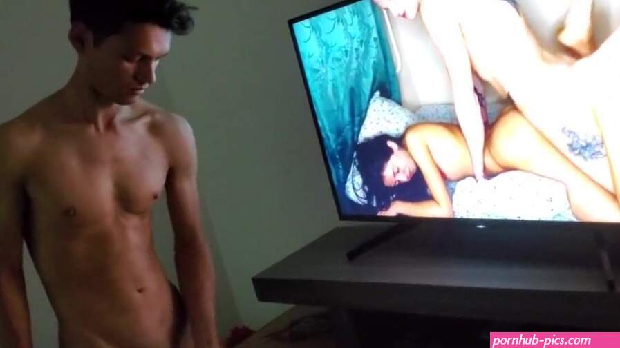 WATCHING PORN AND JERKING OFF MY HUGE COCK UNTIL CUMSHOT watch online